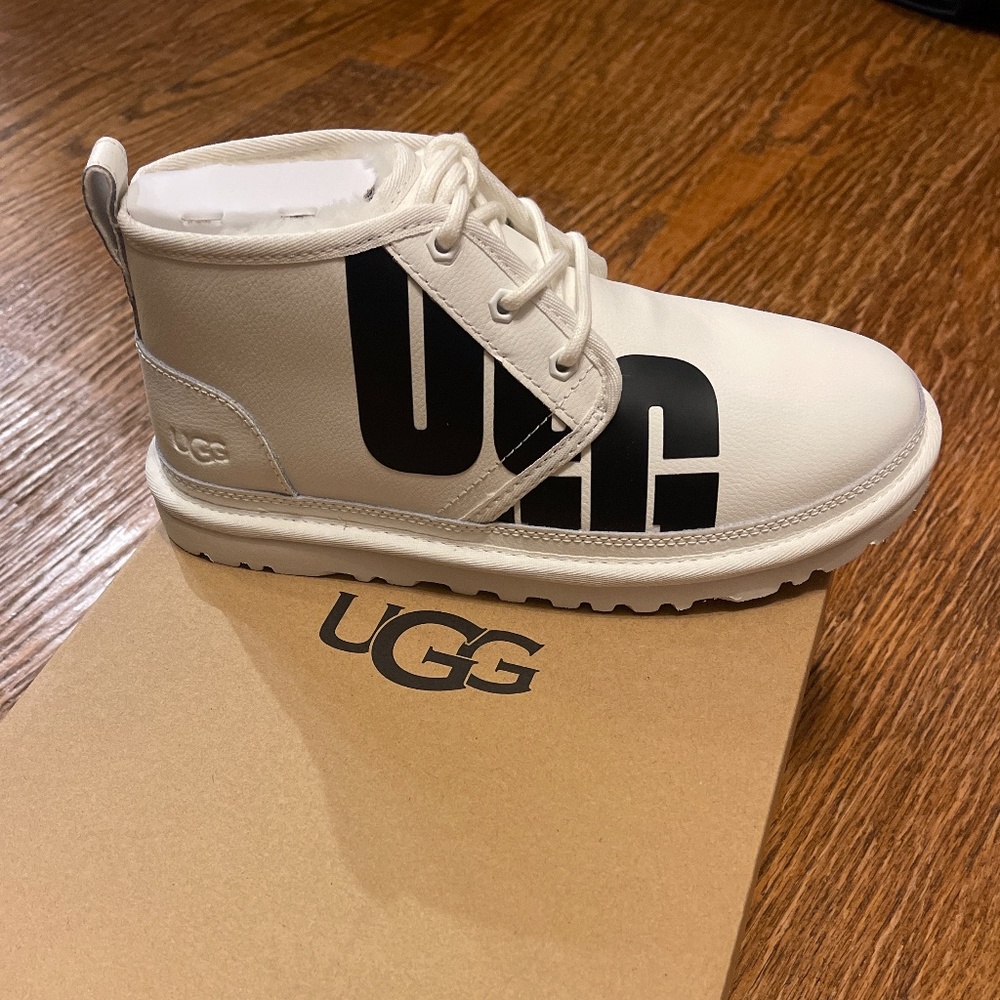 UGG Women’s Neumel Chopd in Pebbled White
